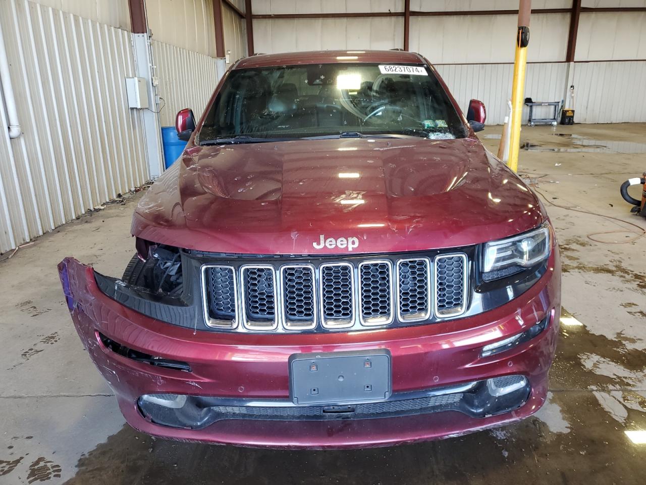 2016 Jeep Grand Cherokee Srt-8 VIN: 1C4RJFDJ4GC385517 Lot: 68237074