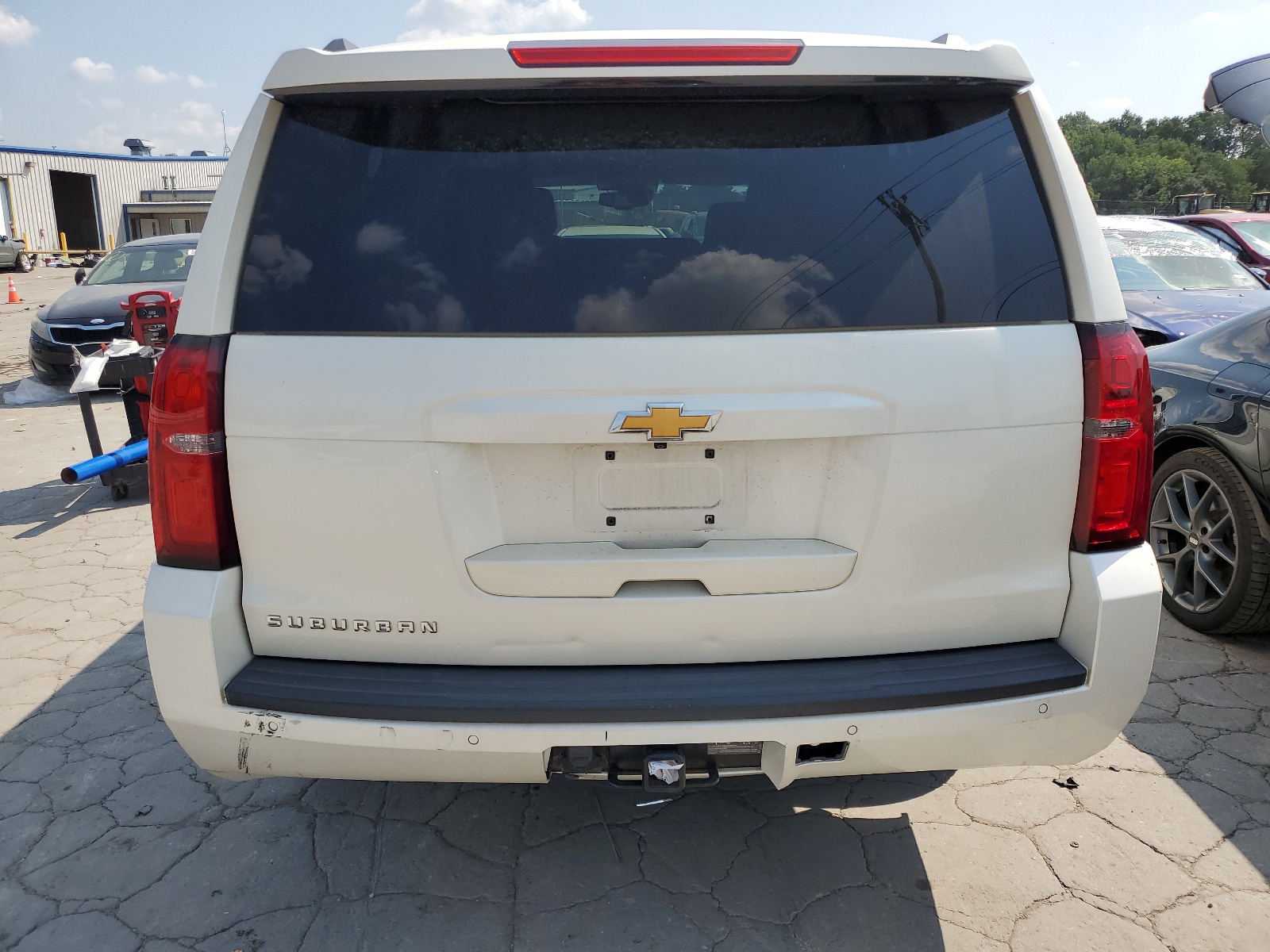 1GNSCJKC2FR689211 2015 Chevrolet Suburban C1500 Lt