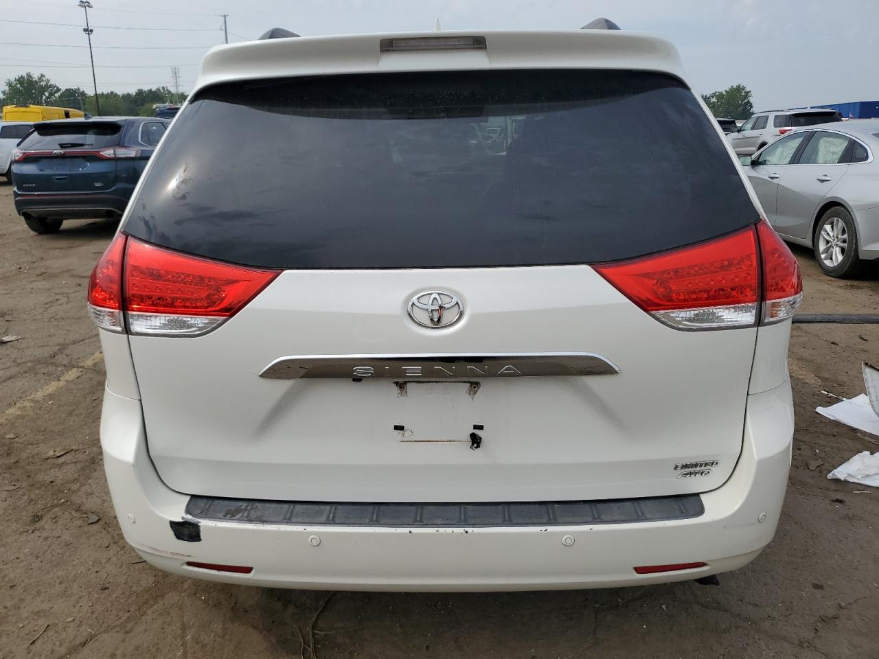 5TDDK3DC0BS002526 2011 Toyota Sienna Xle