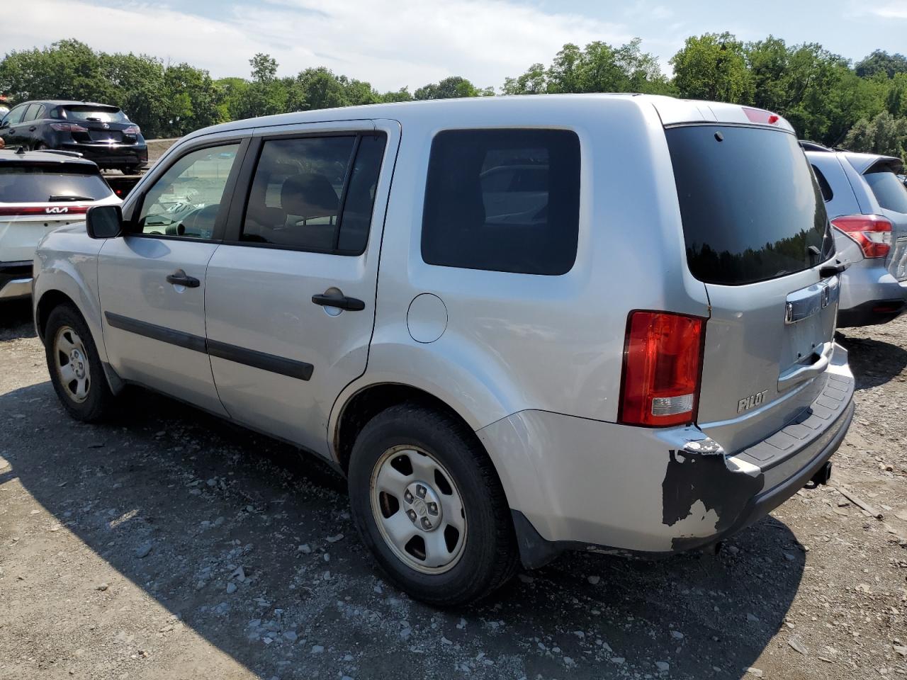 2010 Honda Pilot Lx VIN: 5FNYF4H26AB015541 Lot: 66121724