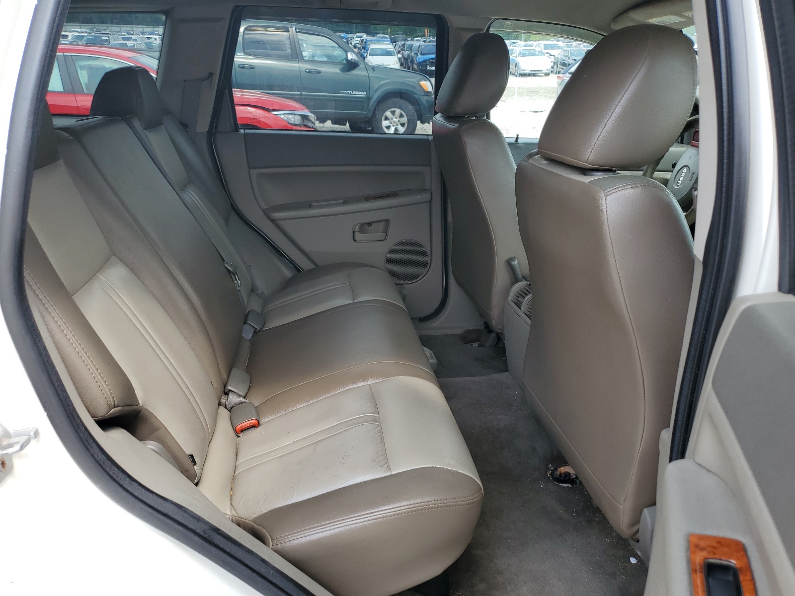 1J8GR48K08C225717 2008 Jeep Grand Cherokee Laredo