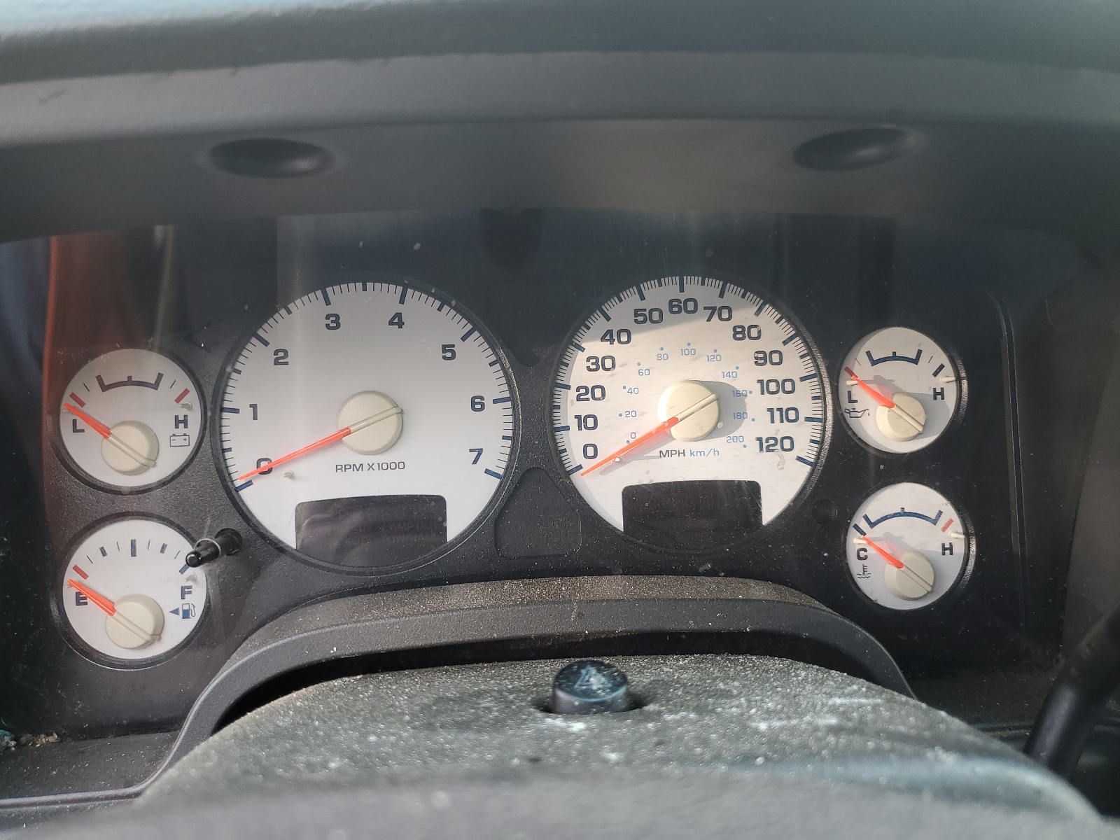 1D3HU18N14J228156 2004 Dodge Ram 1500 St