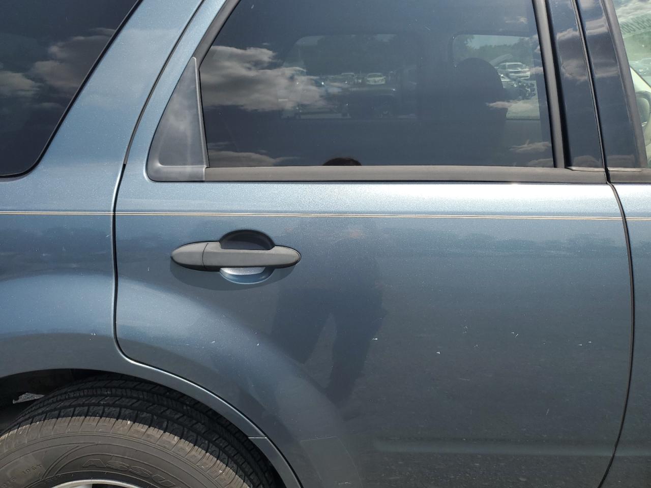 2010 Ford Escape - Image 11