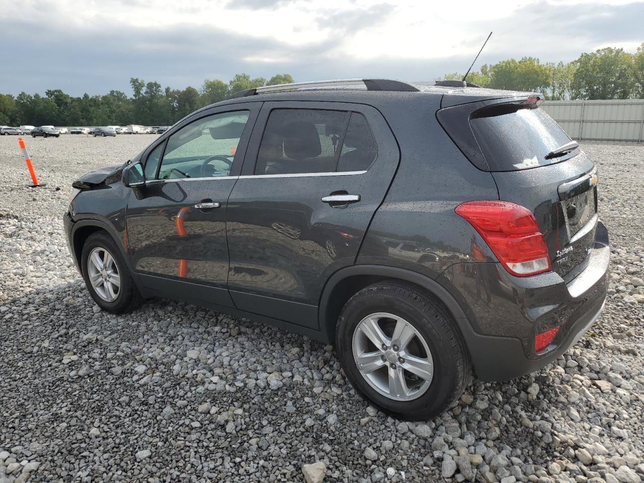 3GNCJLSB4KL362453 2019 CHEVROLET TRAX - Image 2