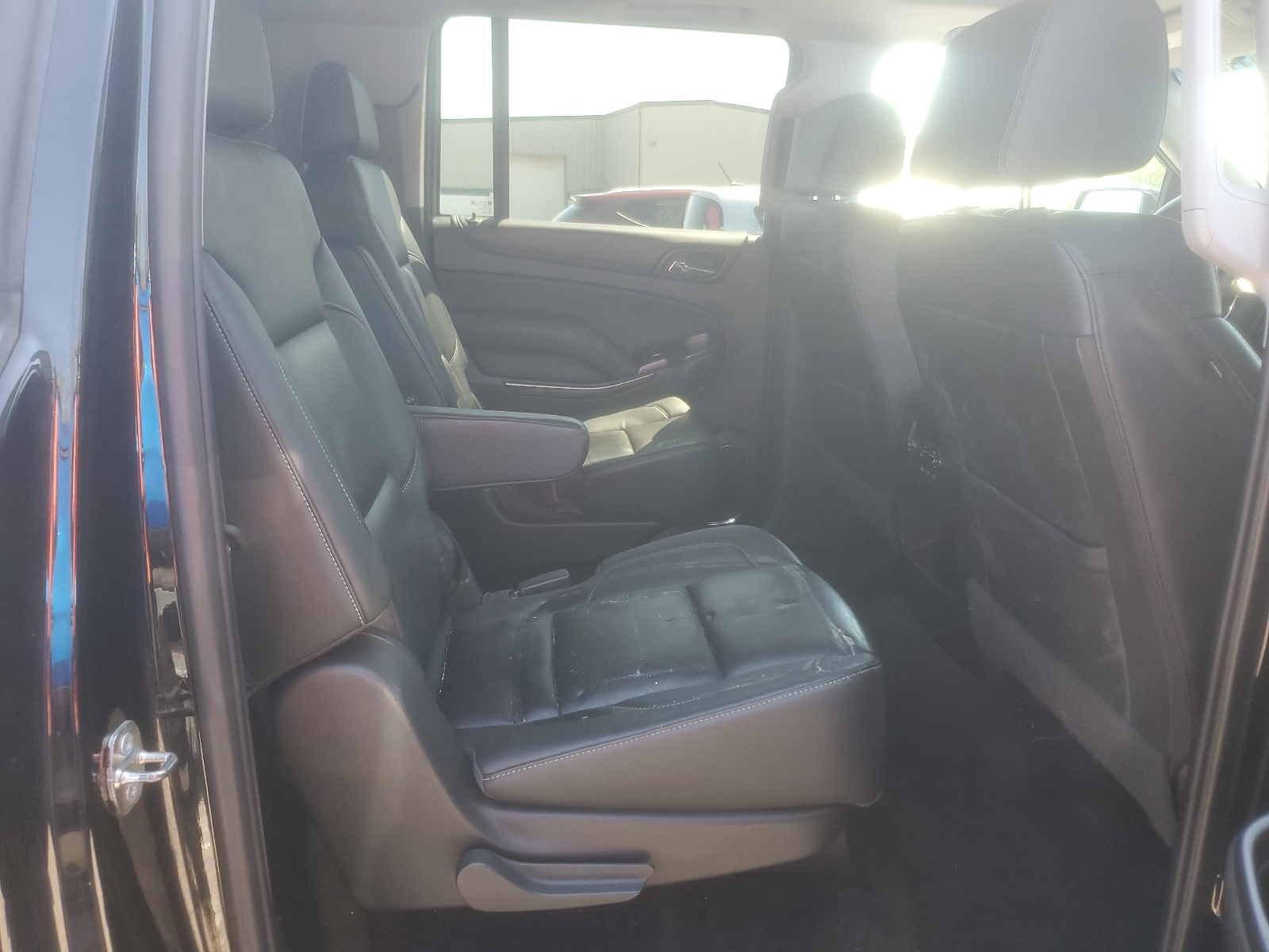 1GNSKHKC1HR264738 2017 Chevrolet Suburban K1500 Lt