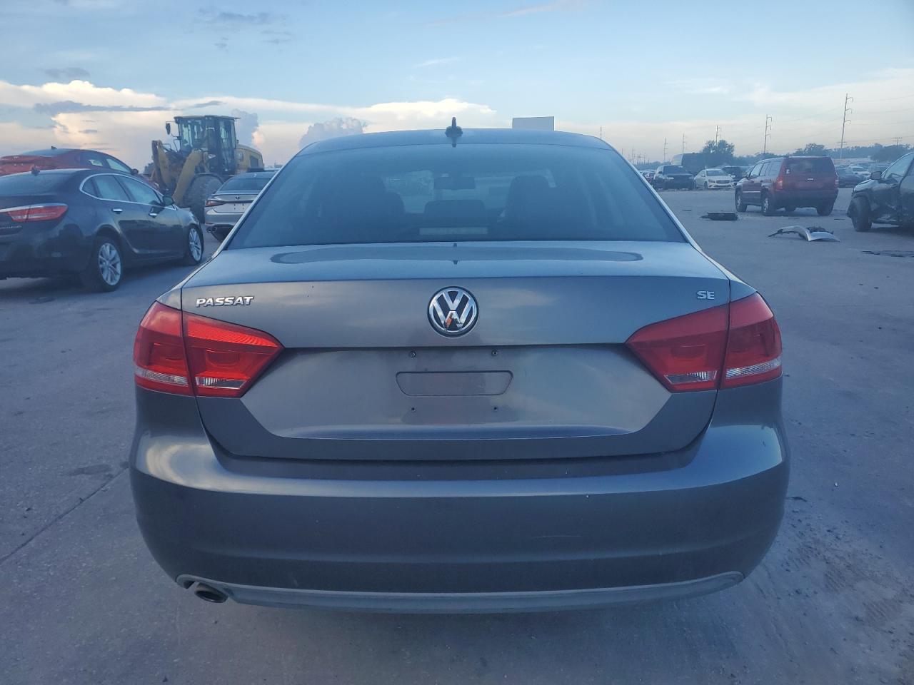 1VWBH7A30DC013965 2013 Volkswagen Passat Se