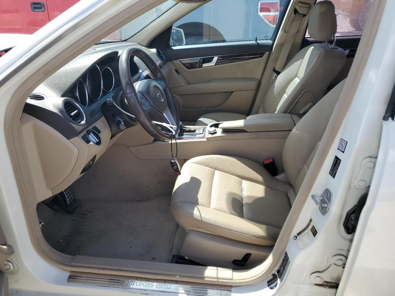 2012 Mercedes-Benz C 300 4Matic VIN: WDDGF8BB8CR190985 Lot: 68761044