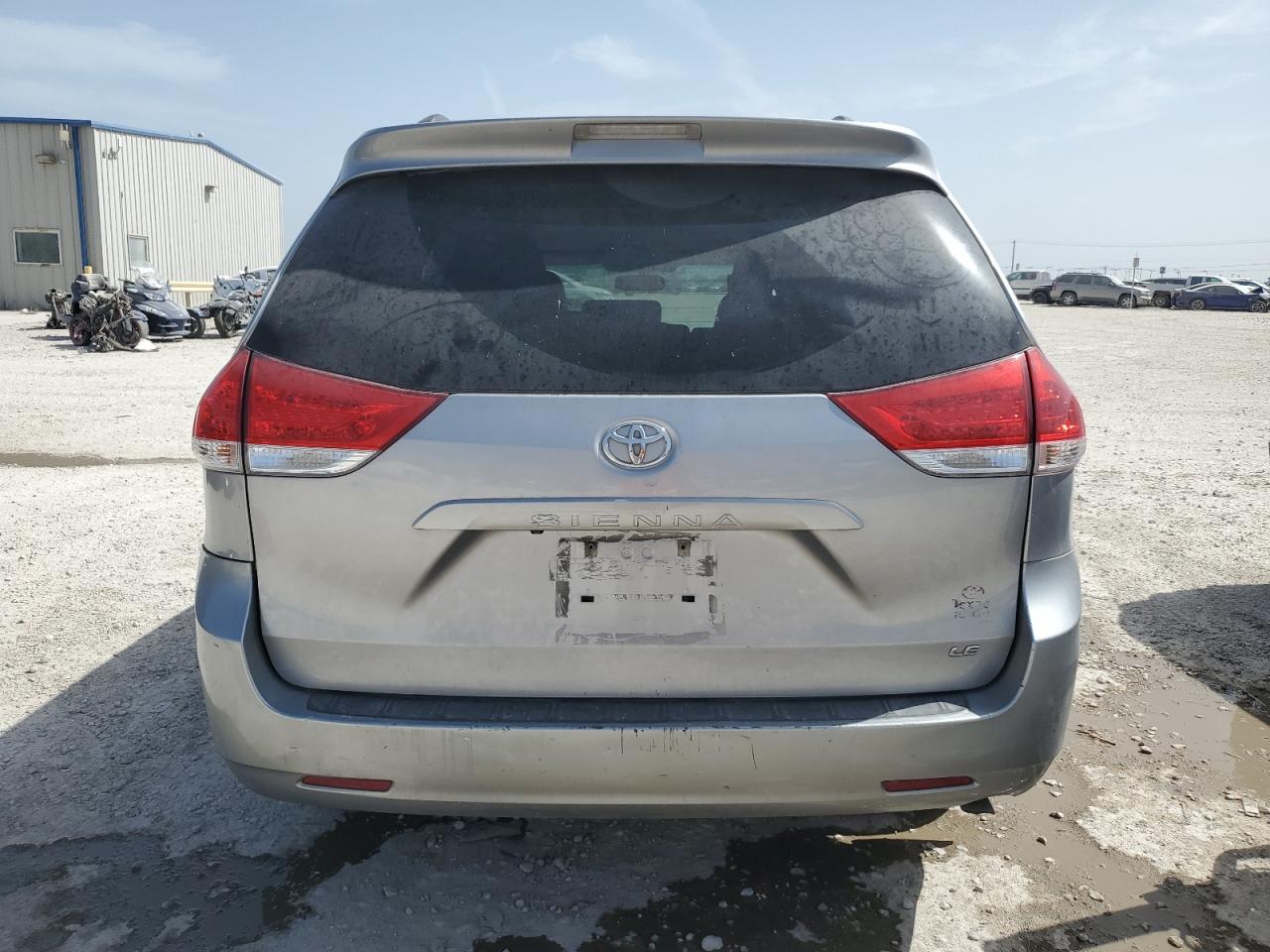 2011 Toyota Sienna Le VIN: 5TDKK3DC7BS001669 Lot: 65615834