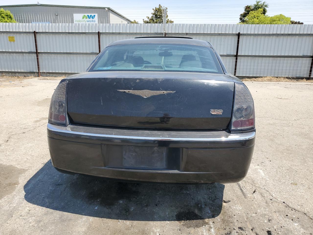 2005 Chrysler 300C VIN: 2C3JA63H45H118680 Lot: 68561434