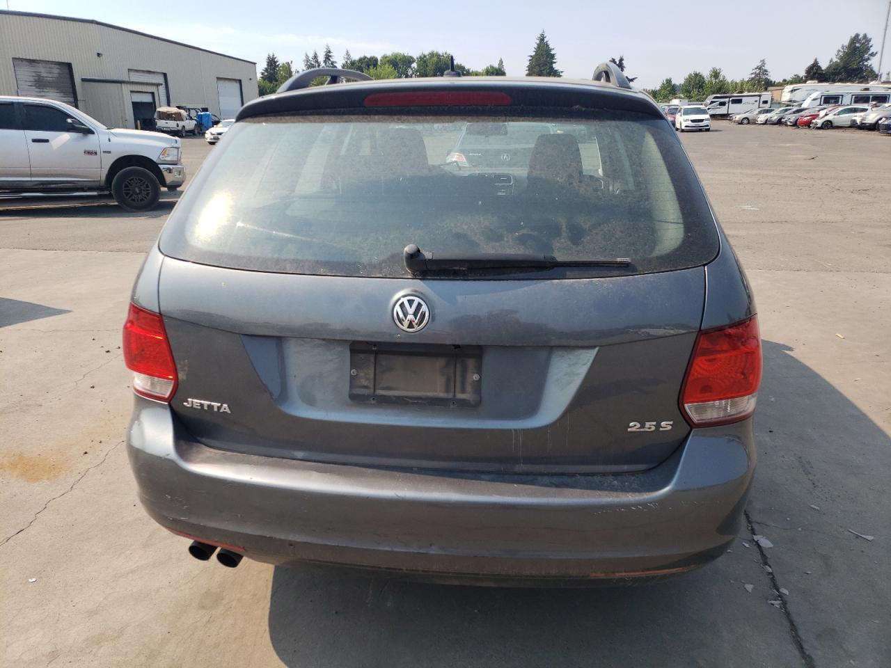 2010 Volkswagen Jetta - Image 6
