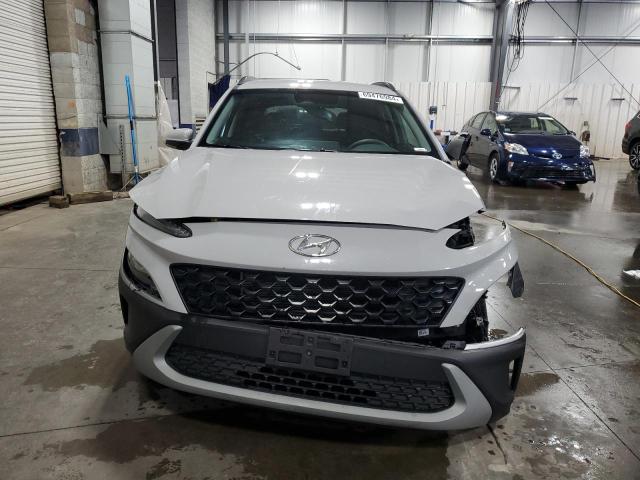  HYUNDAI KONA 2022 Серебристый