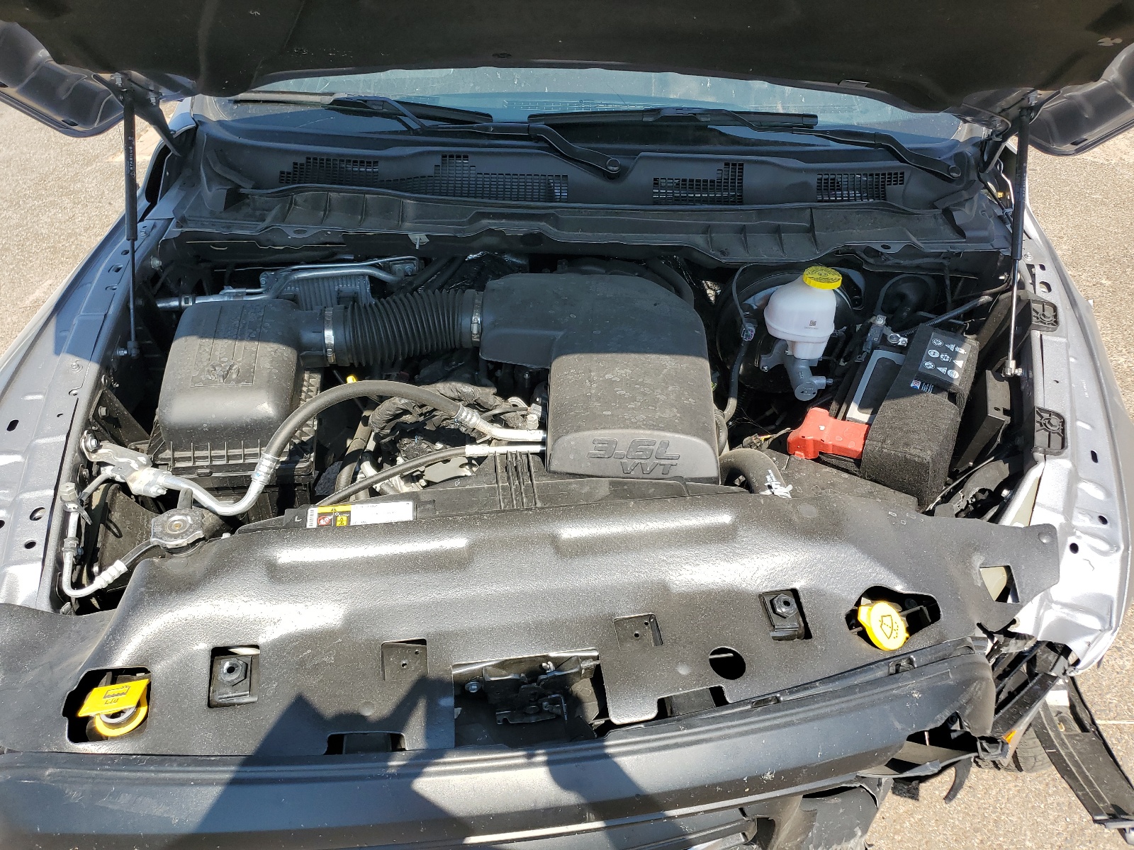 1C6RR6LG5RS142328 2024 Ram 1500 Classic Slt