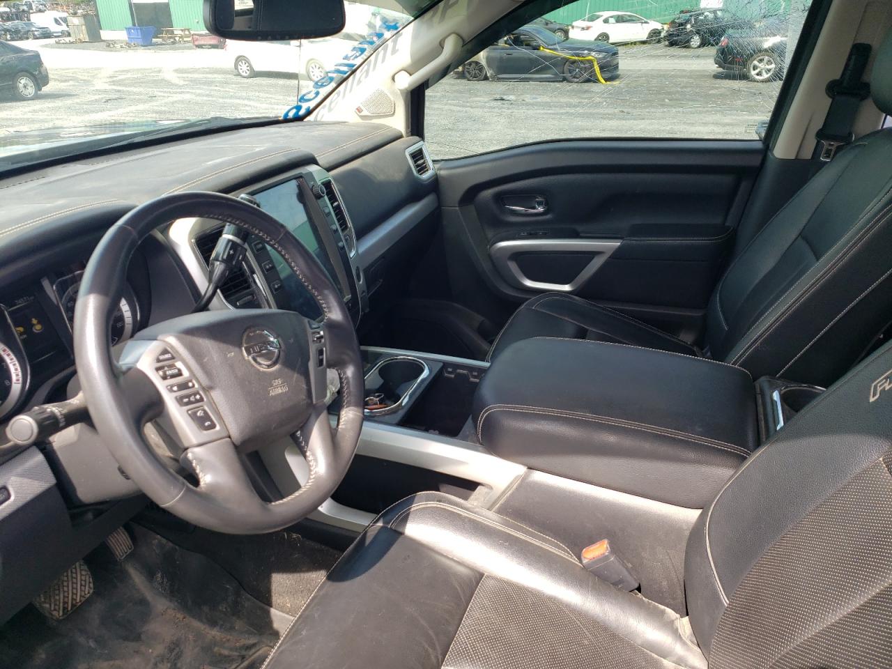 1N6AA1E56JN522886 2018 Nissan Titan Sv