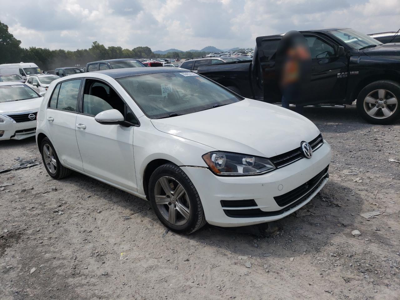 3VW217AU7HM060718 2017 Volkswagen Golf S