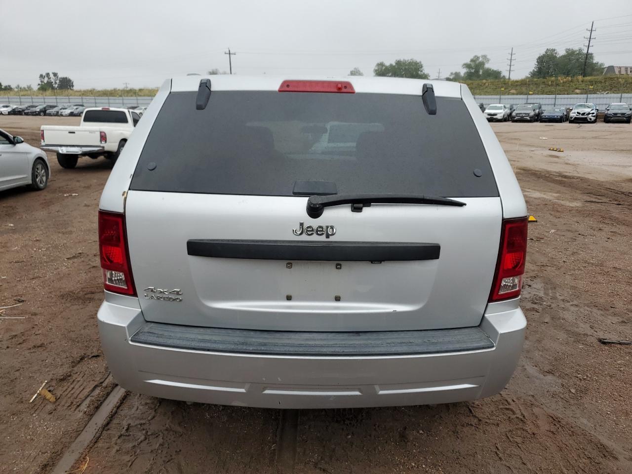 2007 Jeep Grand Cherokee Laredo VIN: 1J8HR48P27C700671 Lot: 67049414