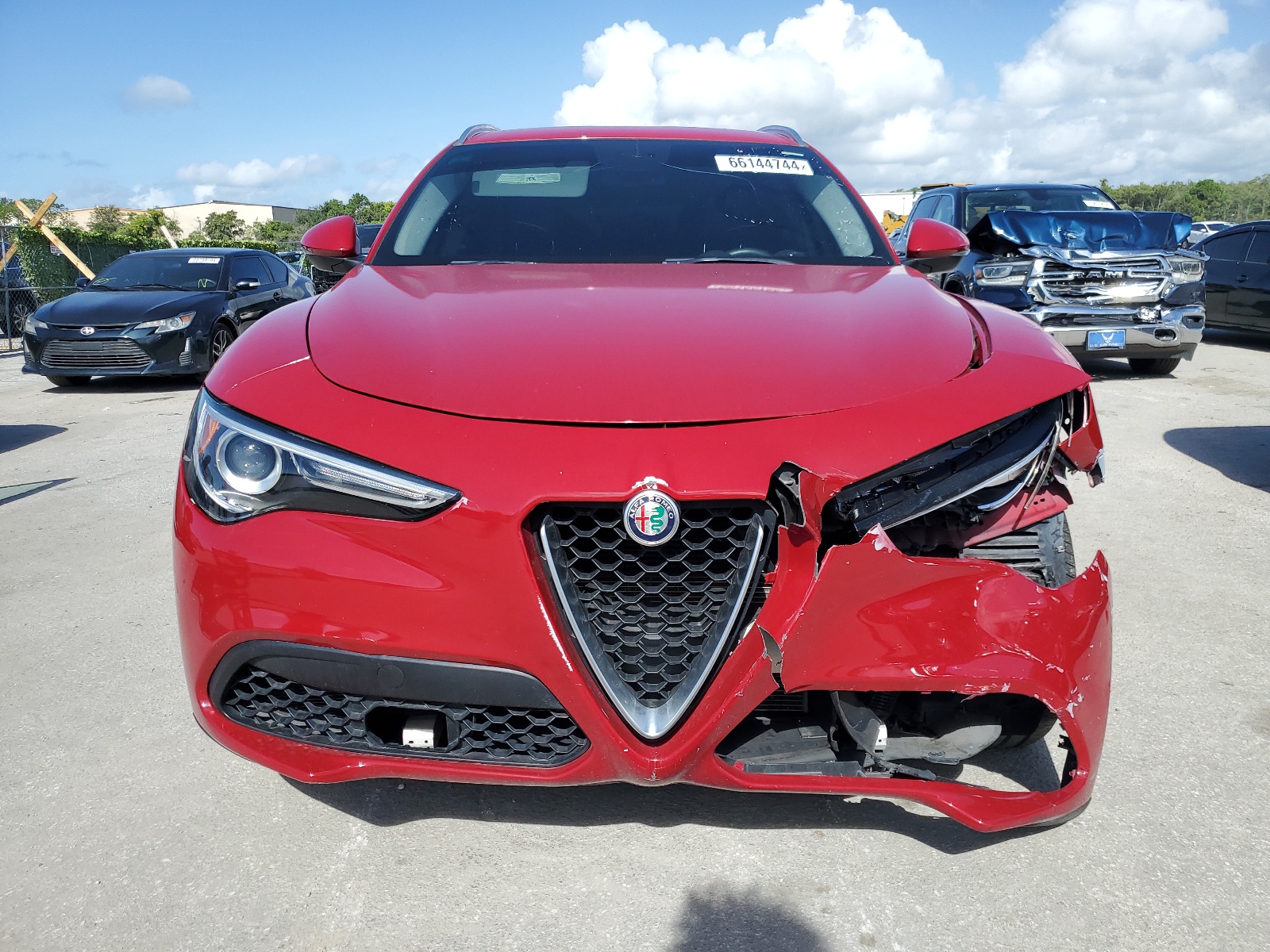 2018 Alfa Romeo Stelvio vin: ZASFAKAN9J7C23425