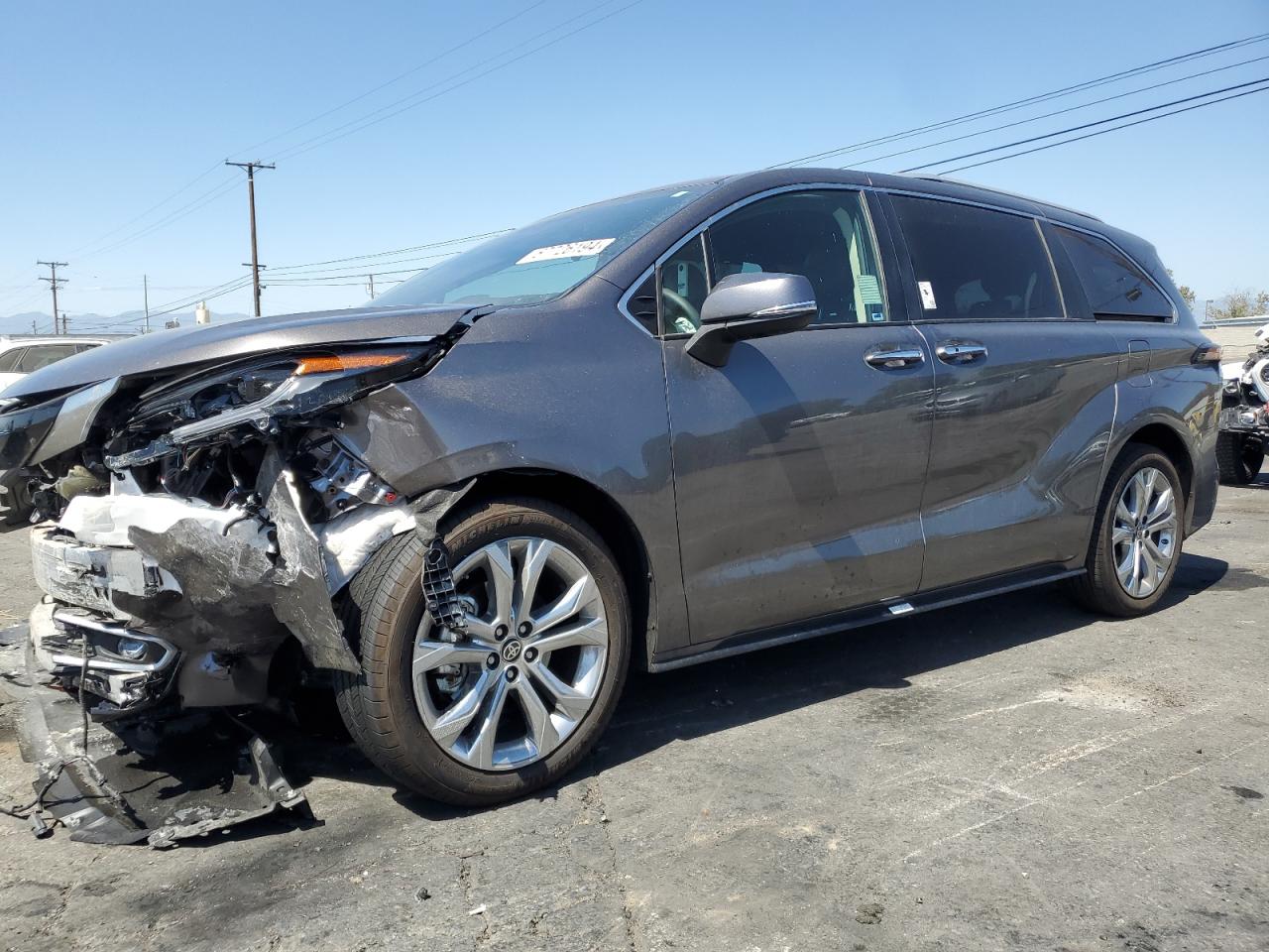 5TDERKEC6RS197955 2024 TOYOTA SIENNA - Image 1