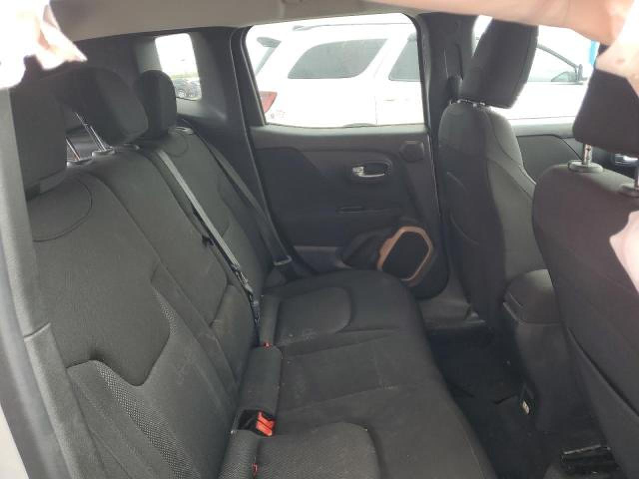 2015 Jeep Renegade Latitude VIN: ZACCJABTXFPC34964 Lot: 68240884