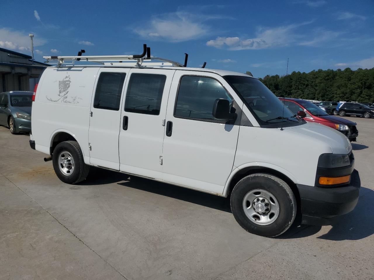 2018 Chevrolet Express - Image 4