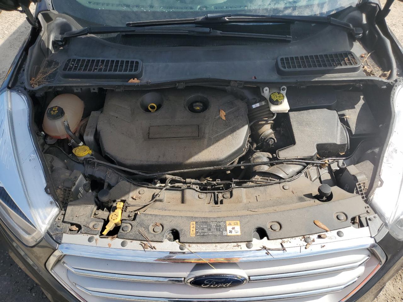 1FMCU9J97JUD05942 2018 Ford Escape Titanium