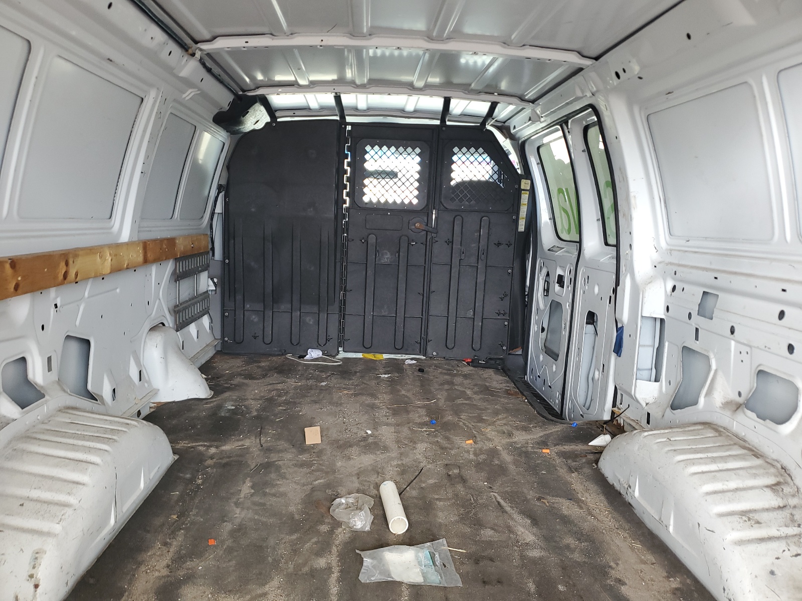 1FTNE24L88DA24039 2008 Ford Econoline E250 Van