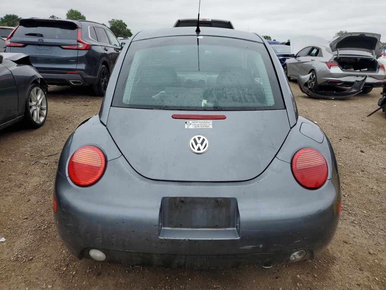 3VWCB21C72M447482 2002 Volkswagen New Beetle Gls