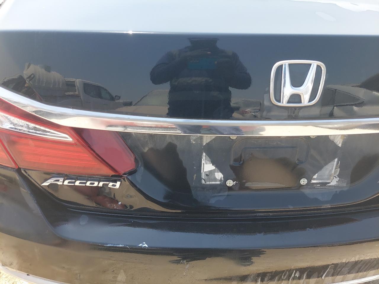 1HGCR2F38HA146668 - 2017 Honda Accord - #67633844