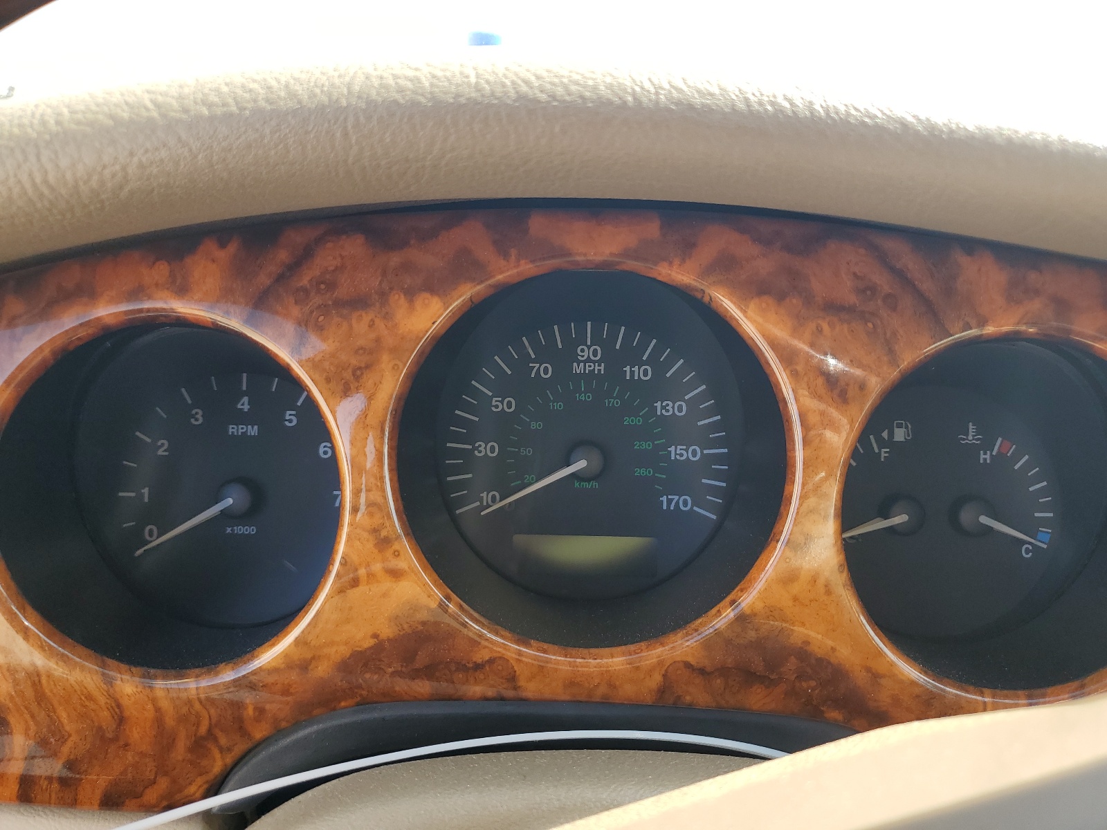 SAJDA24C1YLF06045 2000 Jaguar Vandenplas