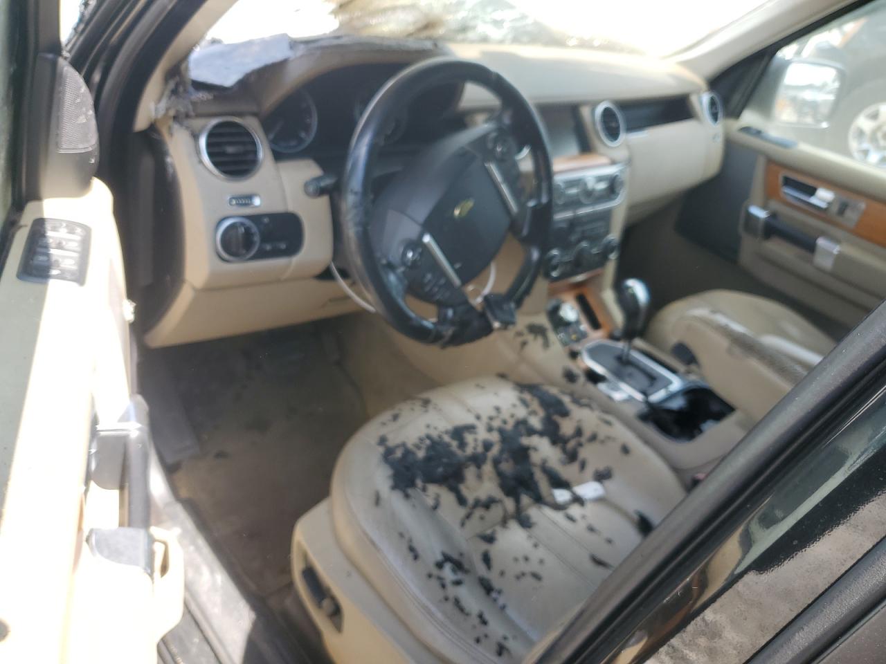 2010 Land Rover LR4 - Image 8