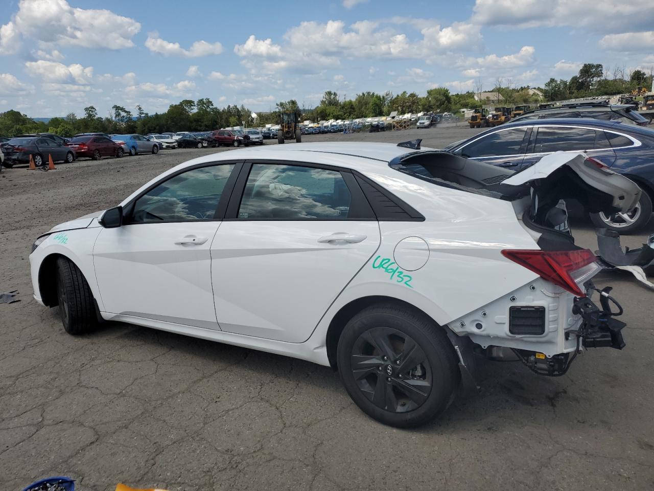 KMHLM4AJ7PU060548 2023 HYUNDAI ELANTRA - Image 2