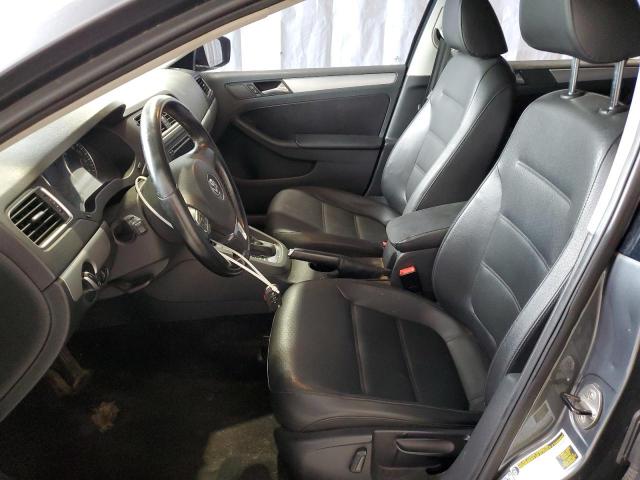 Sedans VOLKSWAGEN JETTA 2014 Szary