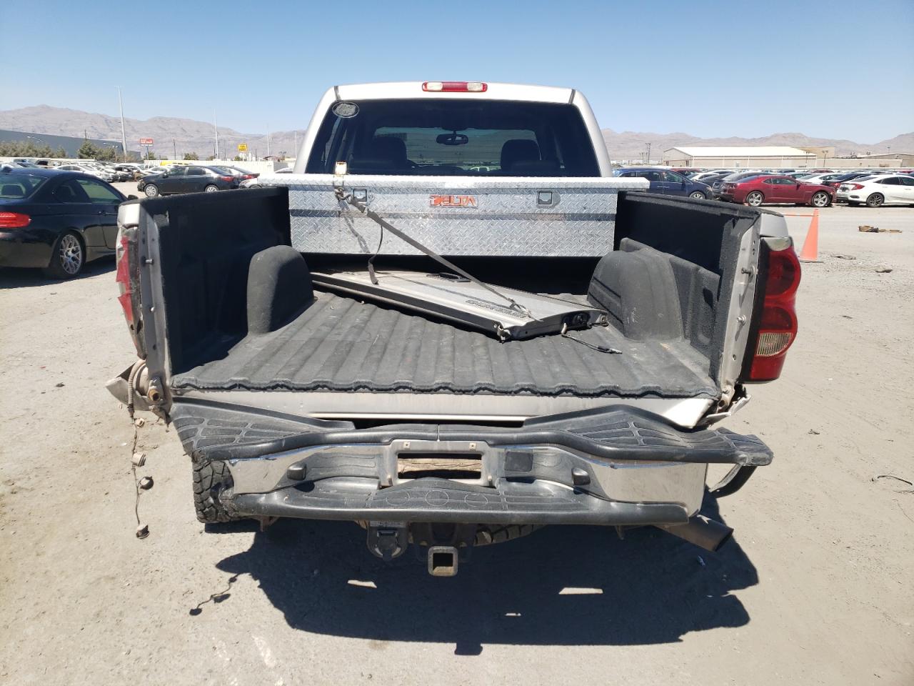 2004 Chevrolet Silverado K2500 Heavy Duty VIN: 1GCHK23284F240941 Lot: 68805594