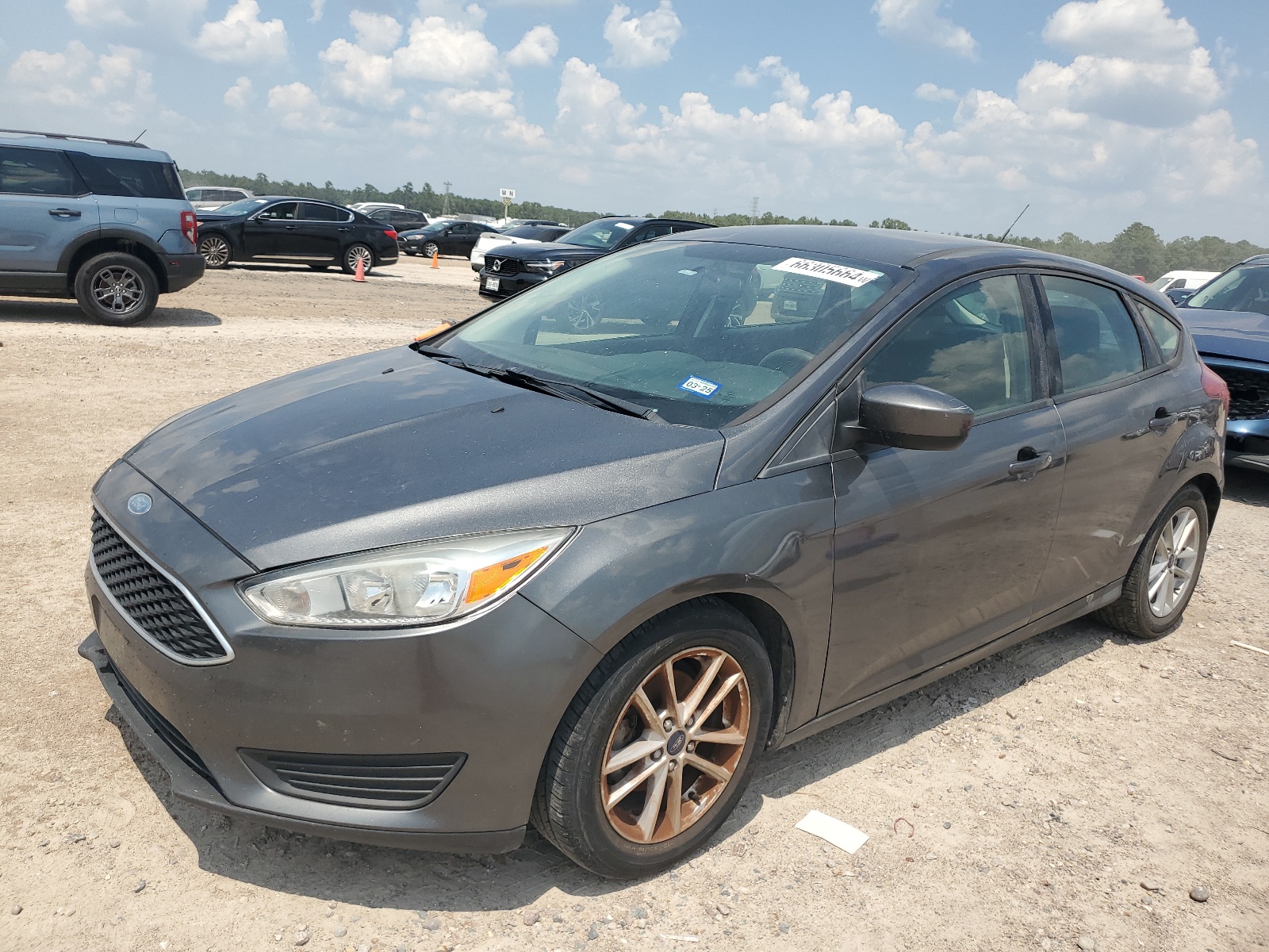 2018 Ford Focus Se vin: 1FADP3K2XJL294946