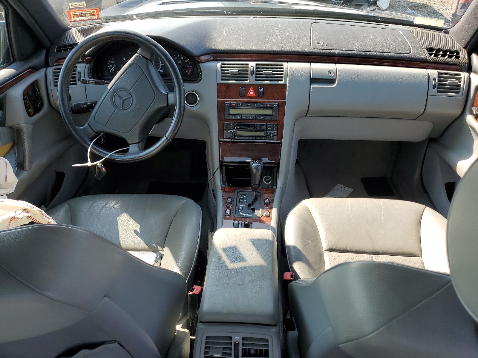 WDBJF82F6WX007889 1998 Mercedes-Benz E 320 4Matic