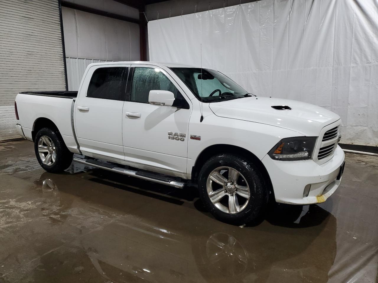 2015 Ram 1500 Sport VIN: 1C6RR7MT7FS627843 Lot: 69752924