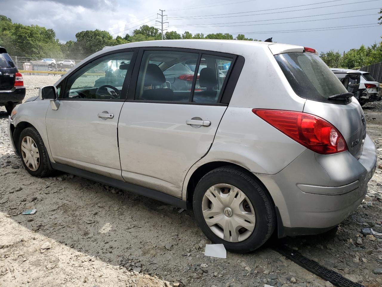 2010 Nissan Versa - Image 2