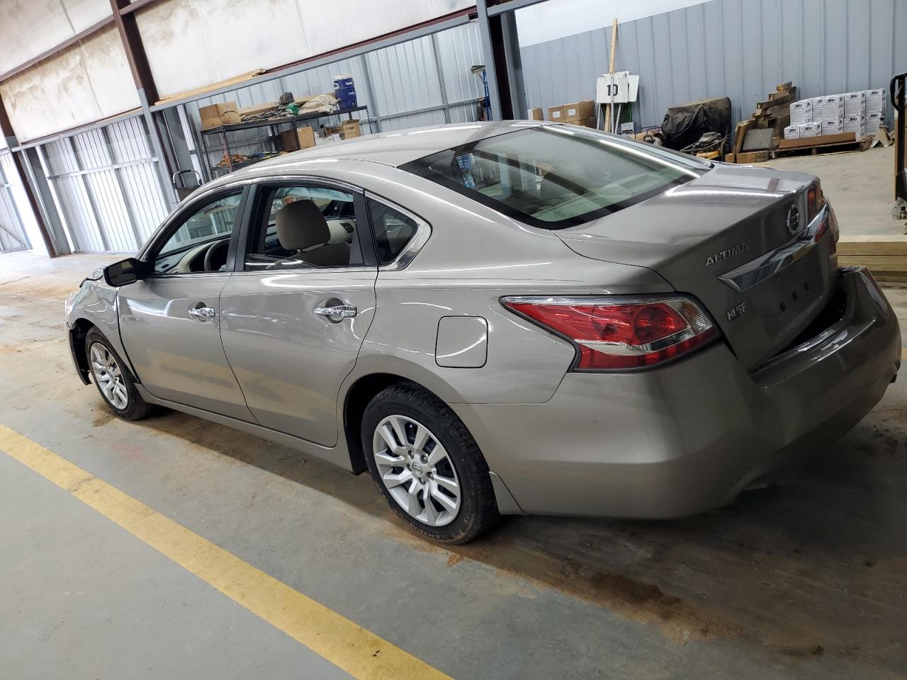 2015 Nissan Altima - Image 2