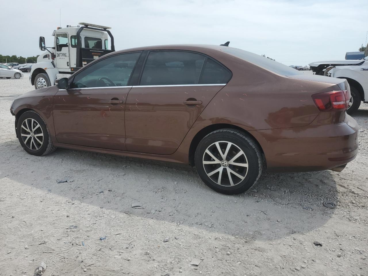 3VWDB7AJ4HM390375 2017 VOLKSWAGEN JETTA - Image 2