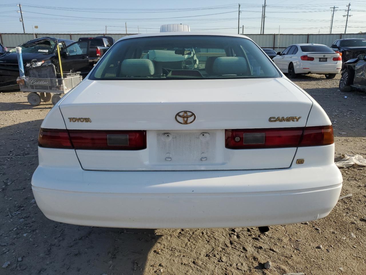 1999 Toyota Camry Le VIN: JT2BG22K4X0378940 Lot: 69477874