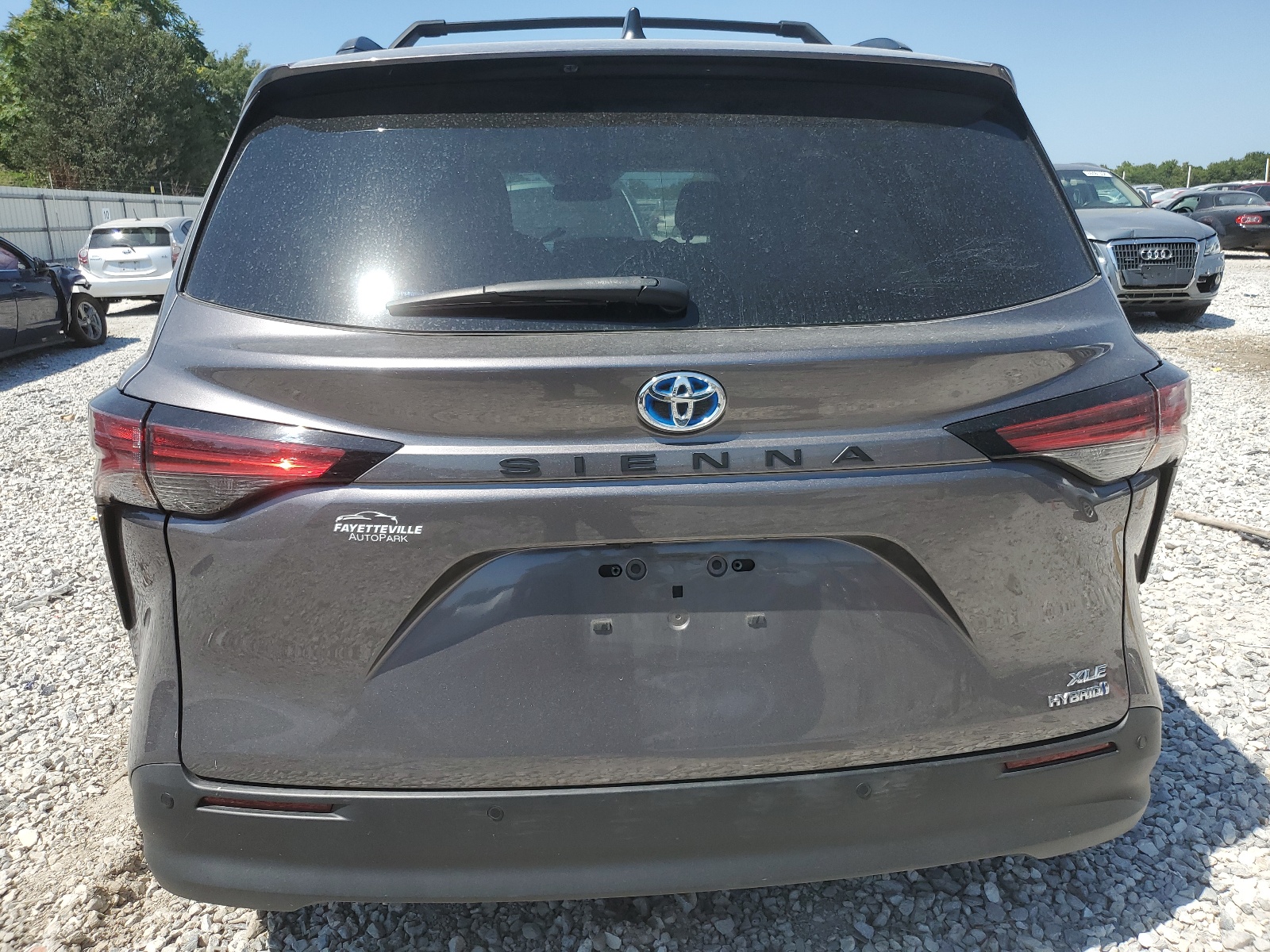 5TDYRKEC6MS040075 2021 Toyota Sienna Xle