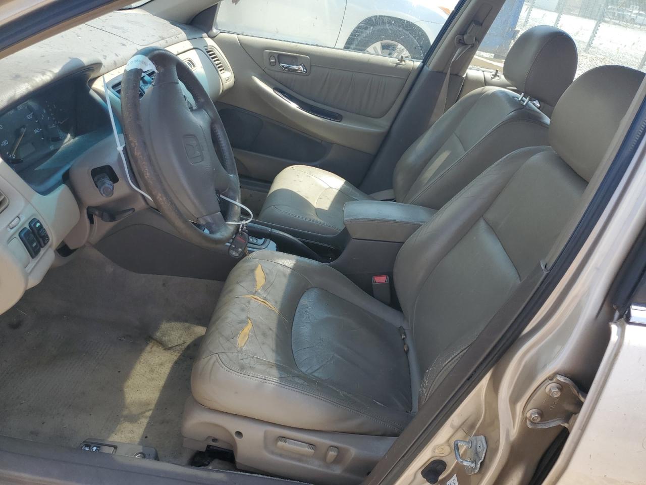 2000 Honda Accord Ex VIN: 1HGCG1656YA067033 Lot: 66235934