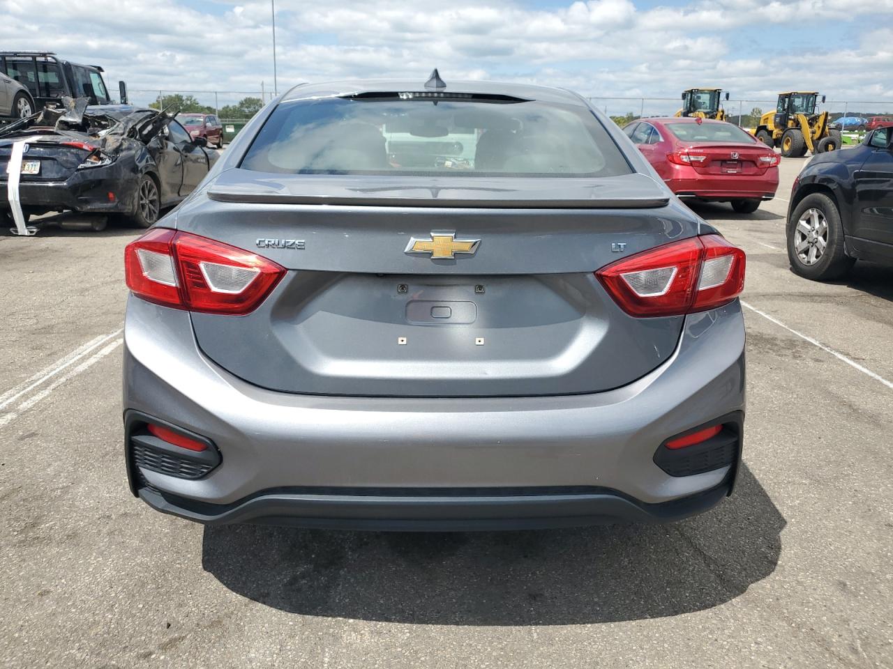 2018 Chevrolet Cruze Lt VIN: 1G1BE5SM1J7241381 Lot: 67665704