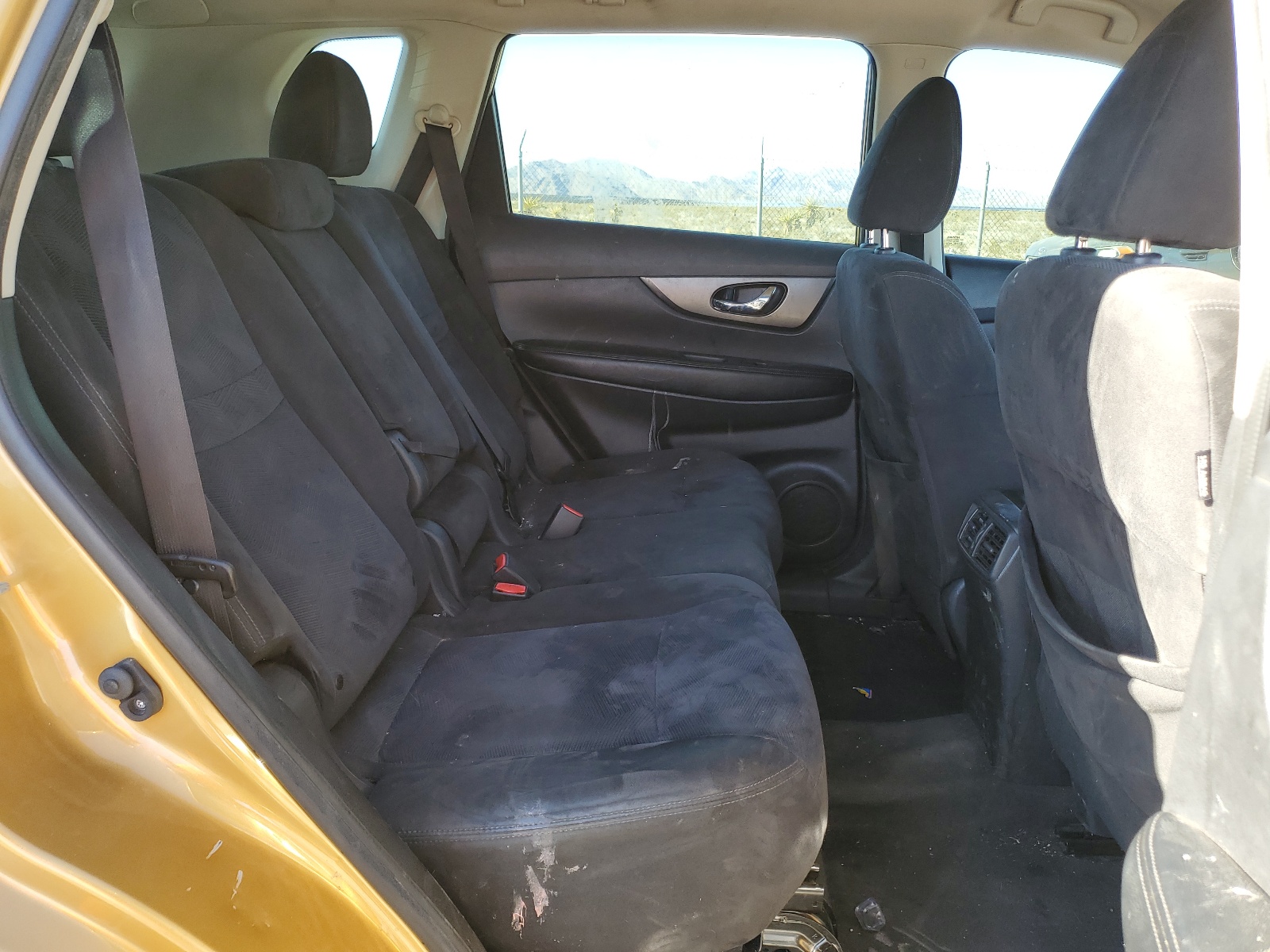 KNMAT2MTXFP501098 2015 Nissan Rogue S