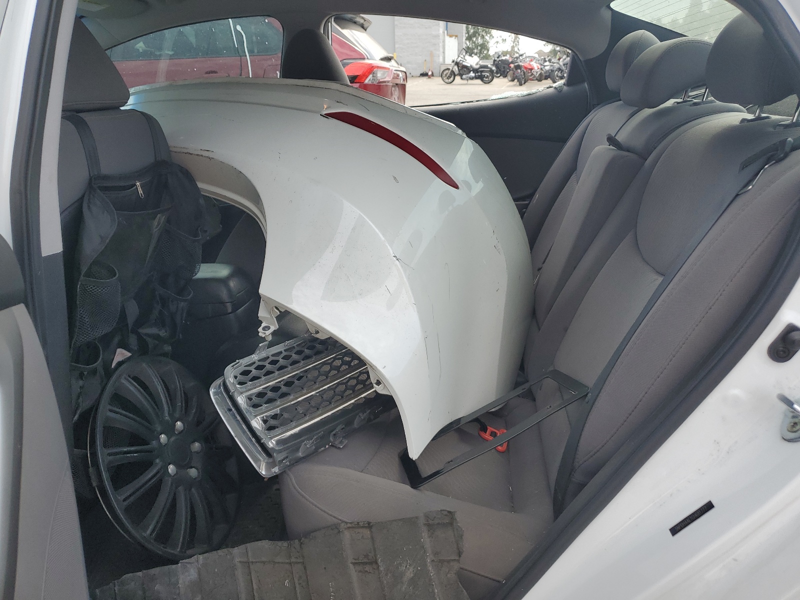 5NPDH4AE1GH681777 2016 Hyundai Elantra Se