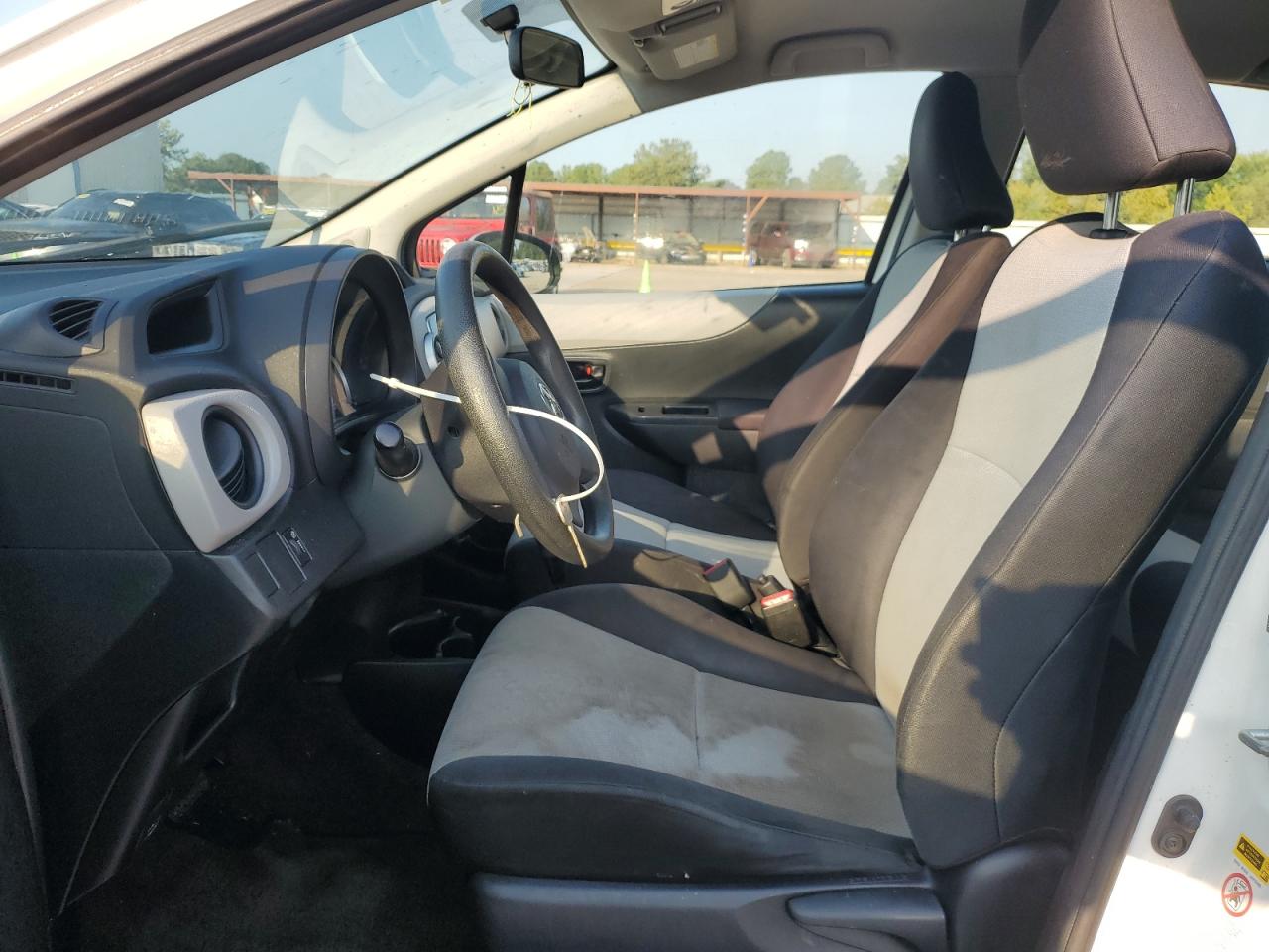 2014 Toyota Yaris VIN: JTDKTUD36ED596419 Lot: 67877634