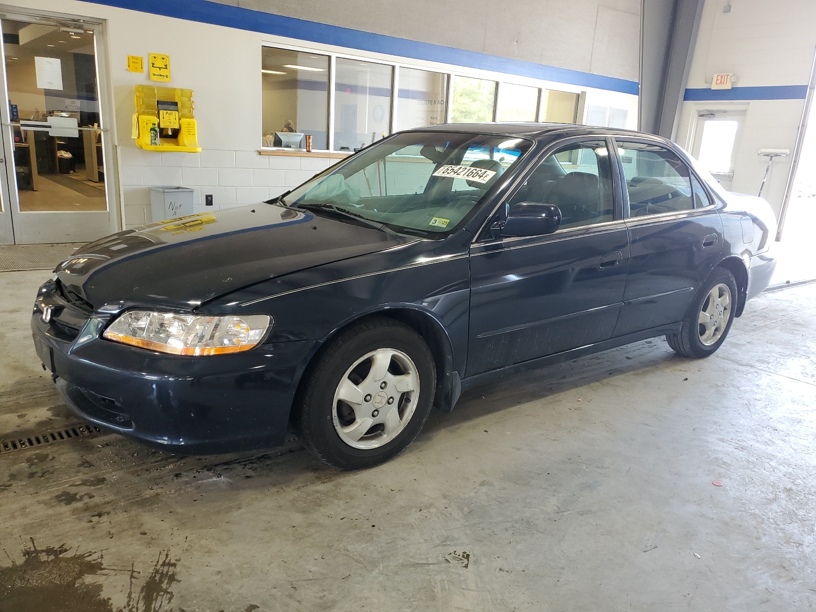 1HGCG6688YA006192 2000 Honda Accord Ex