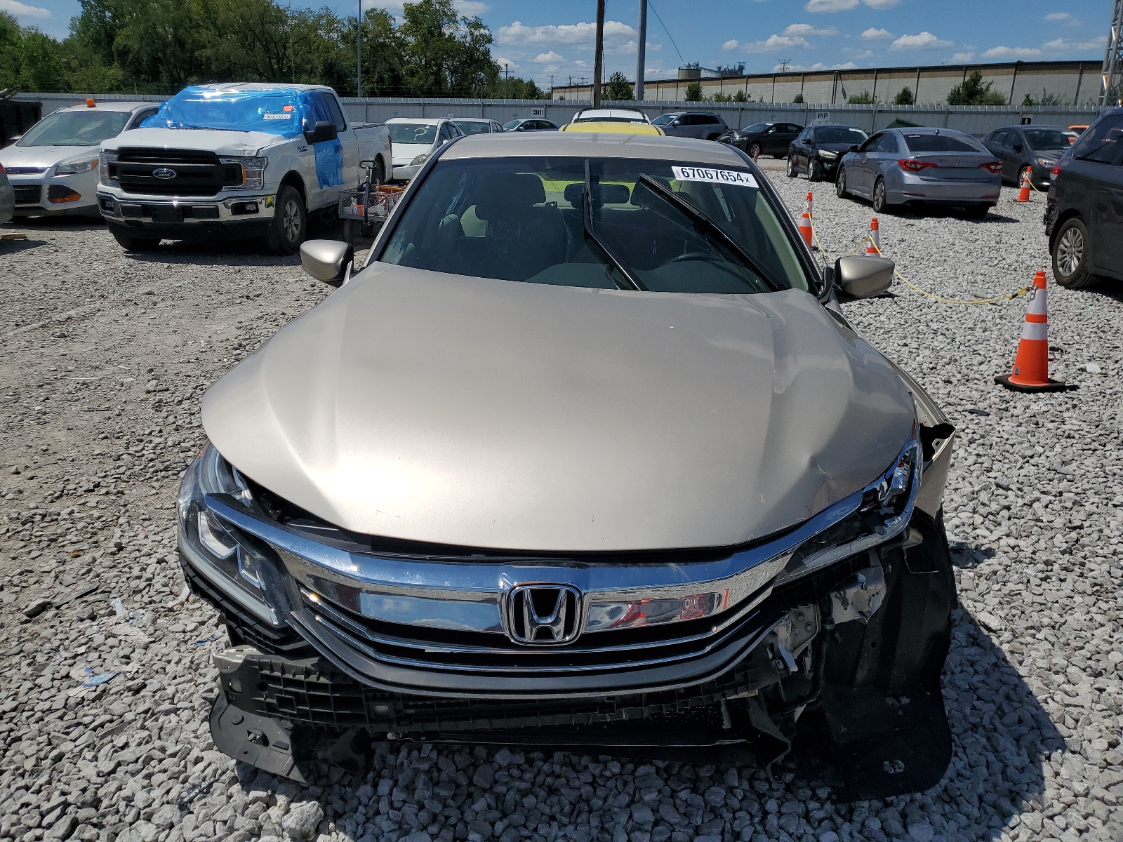 1HGCR2F33HA132600 2017 Honda Accord Lx