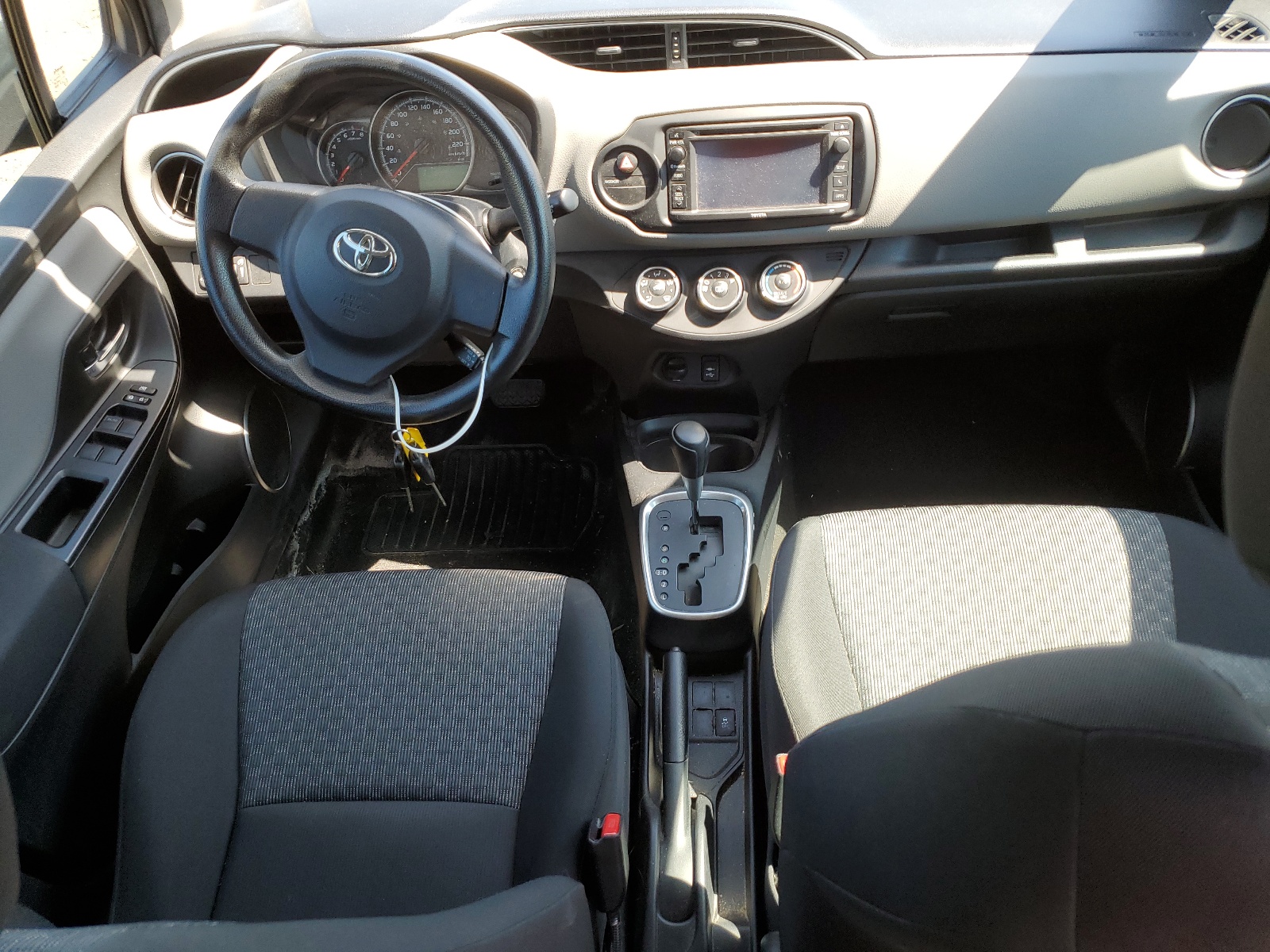 VNKKTUD35GA061495 2016 Toyota Yaris L