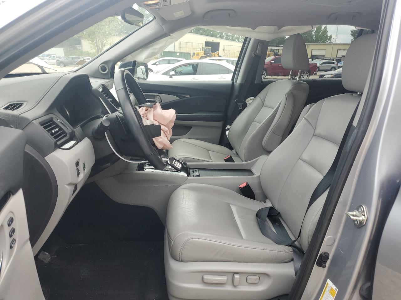 2020 Honda Pilot Touring VIN: 5FNYF6H91LB015765 Lot: 64842174