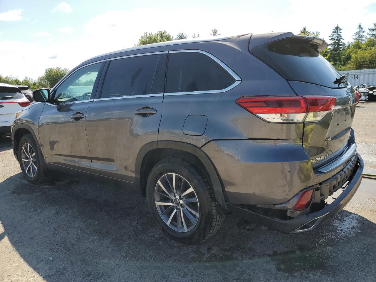 5TDJZRFH4HS407999 2017 Toyota Highlander Se